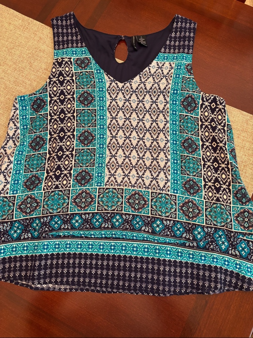 New Direction Sleeveless Patterned V-Neck Tank Top - Navy & Teal